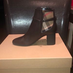 Burberry booties